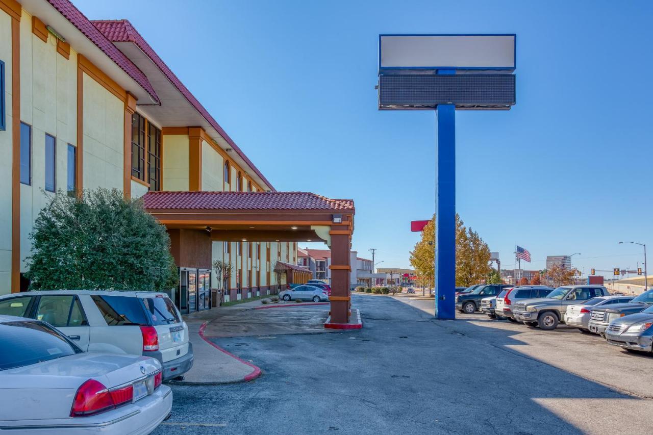 Oyo Hotel Tulsa I-44 Midtown Dış mekan fotoğraf